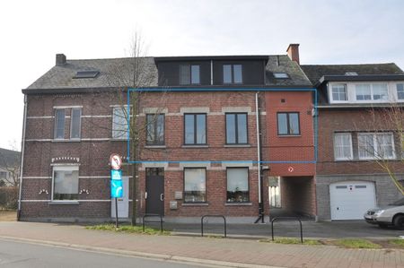 Gerenoveerd appartement met 2 slaapkamers - Photo 3