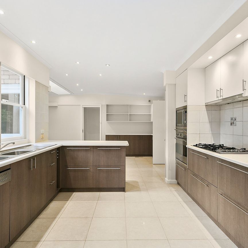 23 Fuchsia Street, Blackburn - Photo 1