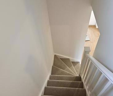 3 bedroom semi-detached house to rent - Photo 6