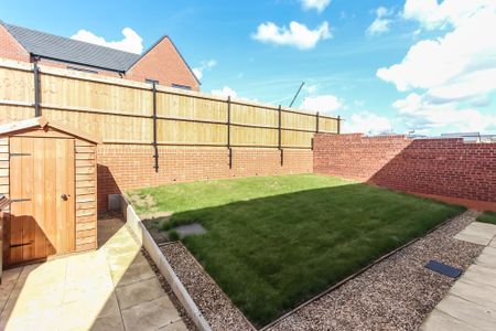 4 bedroom detached house to rent - Photo 2