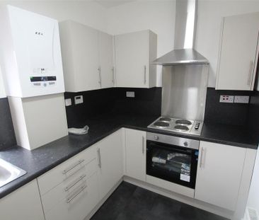 4 bedroom flat to rent - Photo 6