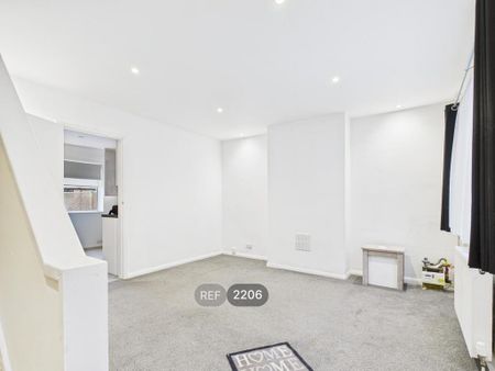 3 bedroom property to rent - Photo 2