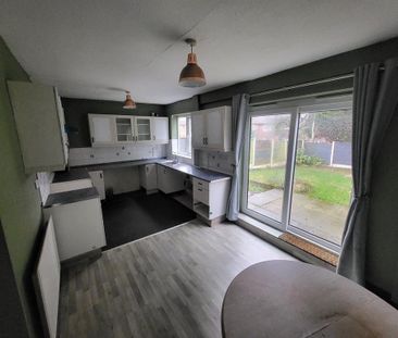 3 bedroom semi-detached house to rent - Photo 2