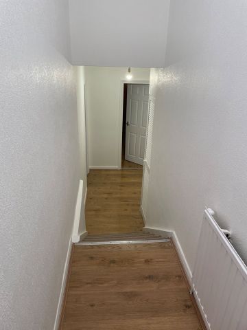 2 Bed Flat, Norwood Road, SE27 - Photo 4