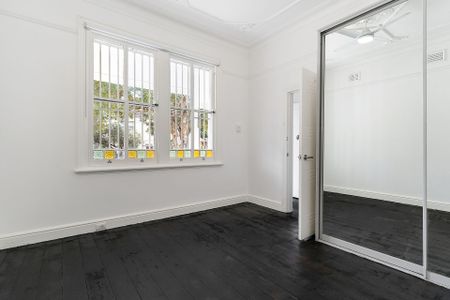 Two Bedroom Semi In the Heart of Bondi Beach - Photo 3