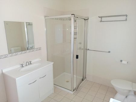 Neat 1 bedroom unit - Photo 4