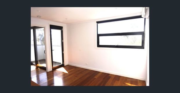 STYLISH 1 BEDROOM APARTMENT ABOVE BALAKA PLACE SHOPS! - Photo 1