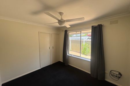 3 BEDOOM HOME NEXT TO BROKEN RIVER & RENOVATED KITCHEN! - Photo 3