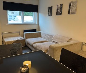 2 Bed Flat, Moss Lane East, M14 - Photo 1