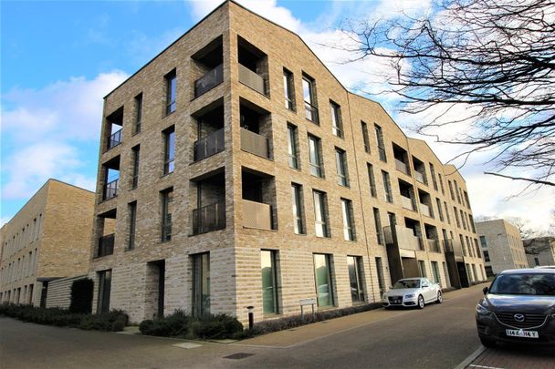 1 bed flat to rent in Farnsworth Drive, Edgware, HA8 - Photo 1