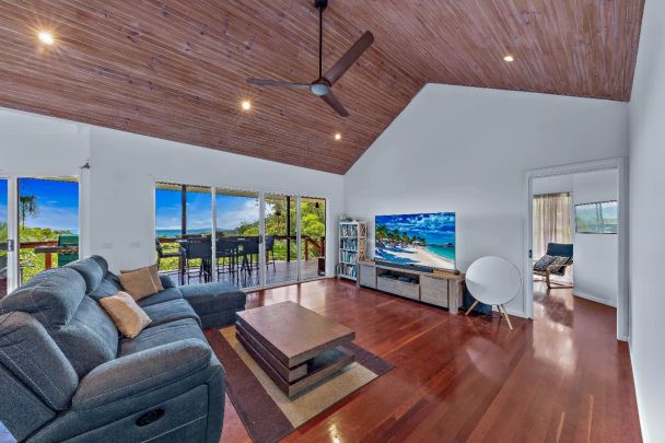 Rainforest Retreat - Multi-Level Home with Stunning Ocean Views - Pool & Yard Maintenance Included! - Photo 1