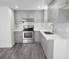 For Lease - 8 Benhurst Crescent, Brampton, Ontario - Photo 6