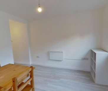 3 bedroom terraced house to rent - Photo 6