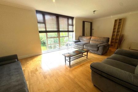 3 bedroom apartment to rent - Photo 3