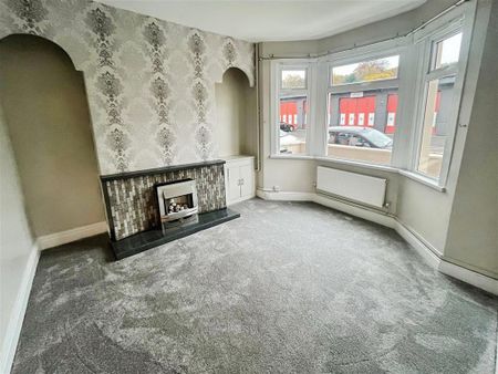 Oxford Street, PONTYPRIDD - Photo 5