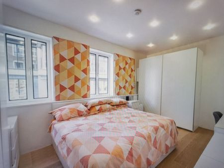 Room in a Shared Flat, Marshall Street, W1F - Photo 4