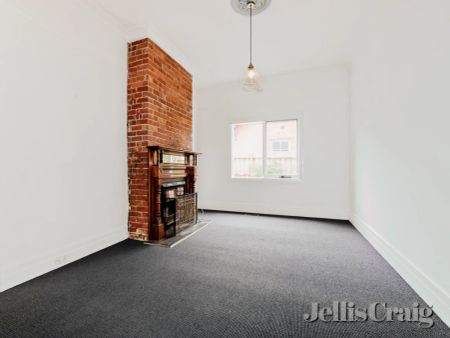 3 Bed, 1 Bath - Photo 3