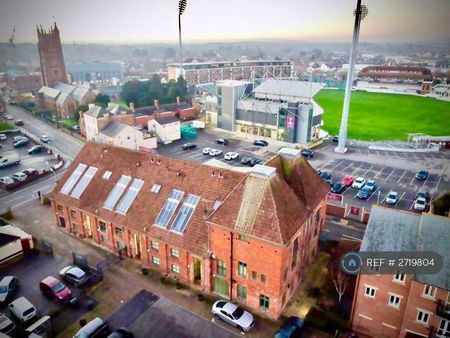 2 bedroom penthouse to rent - Photo 2