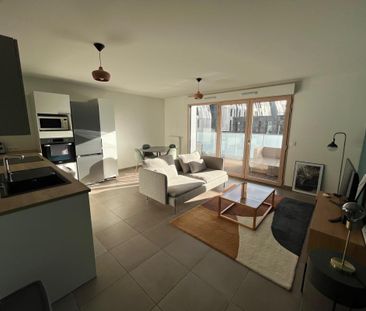 Location Appartement 3 pièces Meublé 62m² LYON 7ème - Photo 2
