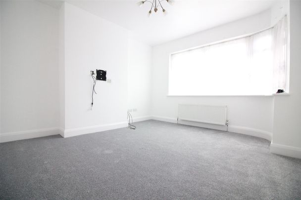 Park Lane, Hayes - Photo 1