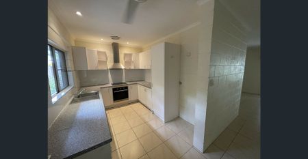 UNFURNISHED DUPLEX NEAR THE BEACH WITH PRIVATE POOL - Photo 4