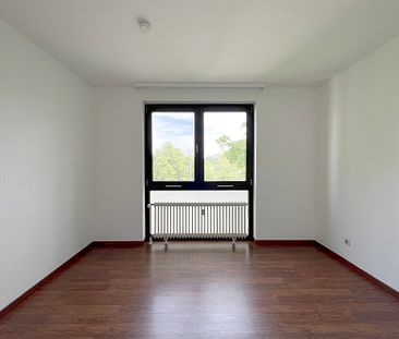 Schöne 2-Zimmer-Wohnung mit guter Aufteilung, hellen Räumen & sonnigem Balkon - Foto 1