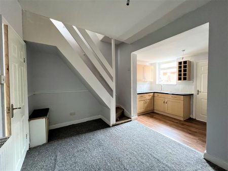 2 bedroom end of terrace house to rent - Photo 3