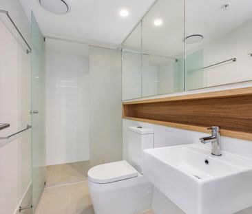 514/42 Wyandra Street, Newstead, Qld 4006 - Photo 3