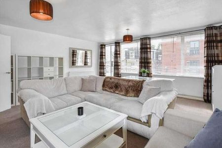 Chiswick Terrace, London, Chiswick, W4 - Photo 2