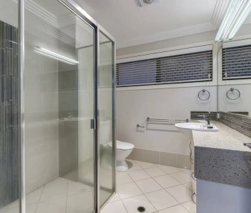 “Dual Living In Prime Location” - Photo 4