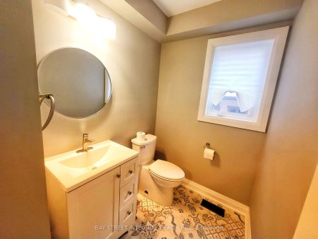 Detached Home For Lease | N9249654 - Photo 3