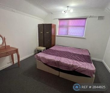 2 bedroom semi-detached house to rent - Photo 4