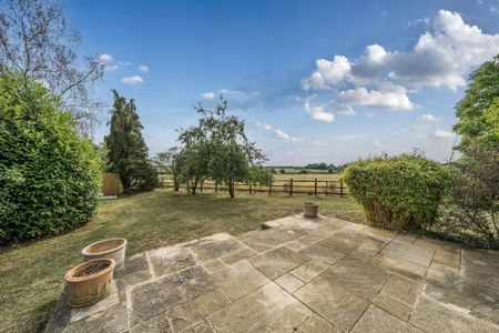 3 bedroom detached house to rent - Photo 2