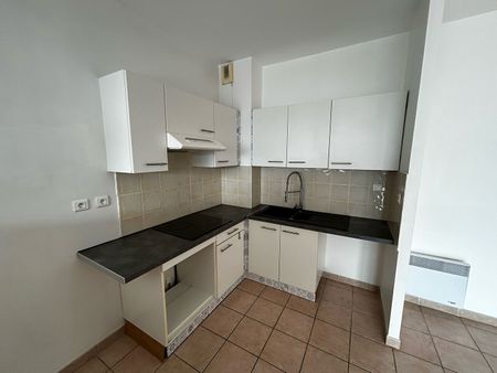 Appartement de 4 pièces (122 m²) à louer à CARRY LE ROUET - Photo 3