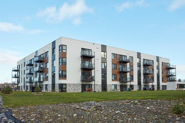 Condo for rent, Laval (Saint-François) - Photo 1