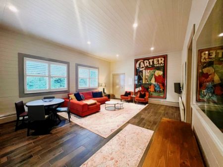 2 Bed, 1 Bath - Photo 2