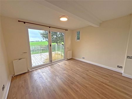 4 bedroom detached house to rent - Photo 3