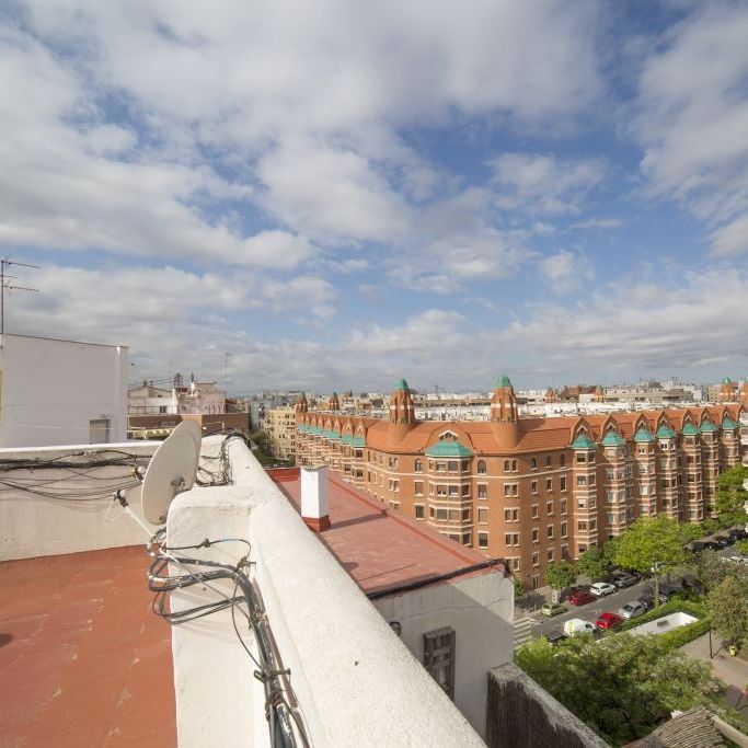 Carrer dAlbacete, Valencia, Valencian Community 46007 - Photo 1