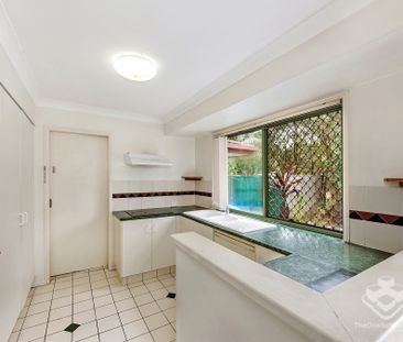 3 BEDROOM VILLA – CLOSE TO UNI & HOSPITAL, AIR CON & POOL - Photo 6