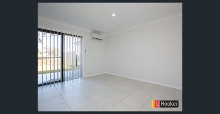 Modern Two Bedroom Home - Photo 4