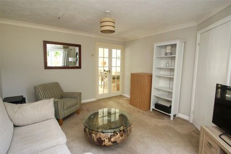 3 bedroom semi-detached house to rent - Photo 5