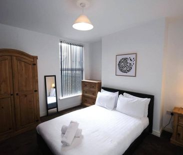 6 bedroom end of terrace house to rent - Photo 4