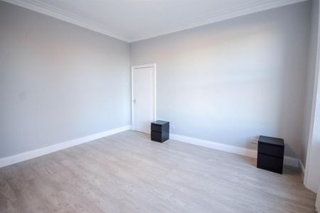 3 bedroom flat to rent - Photo 3