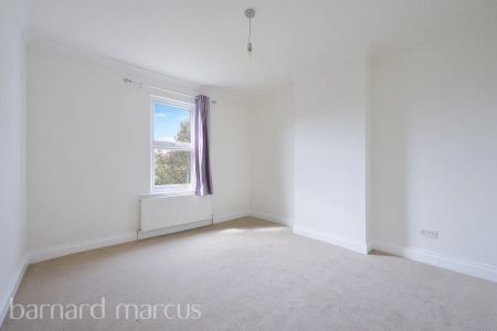West Barnes Lane - Photo 2