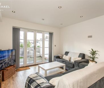 4 bedroom terraced house to rent - Photo 3