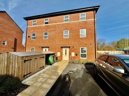 2 bedroom terraced house to rent - Photo 4