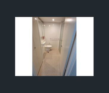 Unfurnished Two Bed Apartment w/ Parking - Ultimo - Photo 4