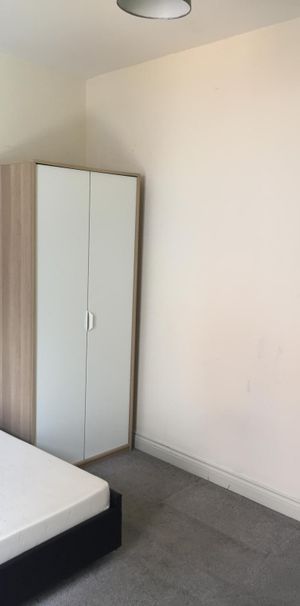 WF6, Normanton - Photo 1