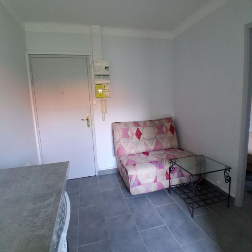 Location Appartement 2 pièces 20m² - Photo 1