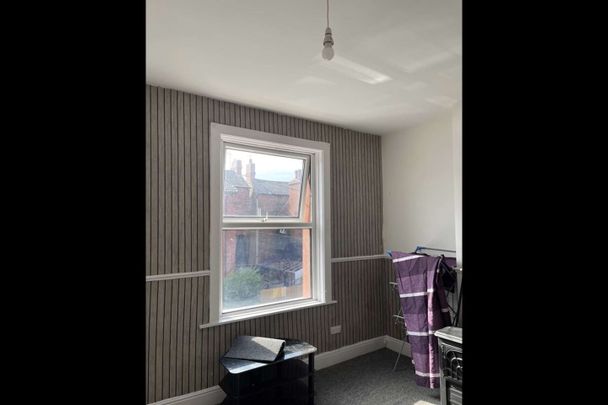 1 Bed Flat, Leeds, LS12 - Photo 1